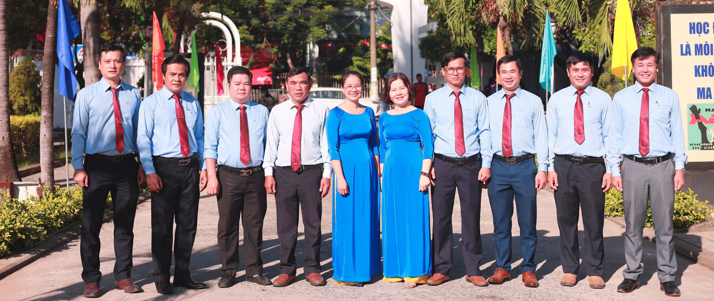 Đội ngũ Nhiệt tình - Chuyên nghiệp